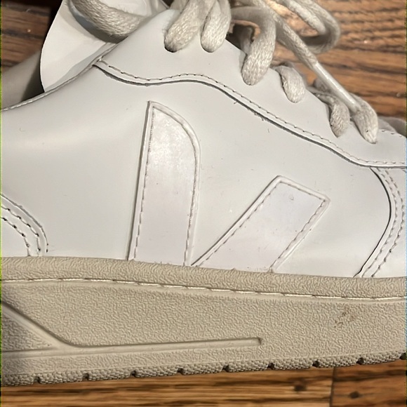 Veja Shoes - Picture 9 of 10